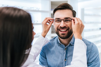 eye care centers that take UnitedHealthcare Vision for glasses and contacts