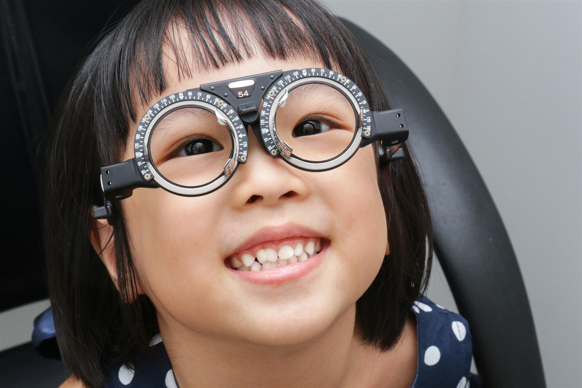 Bifocal lenses for kids